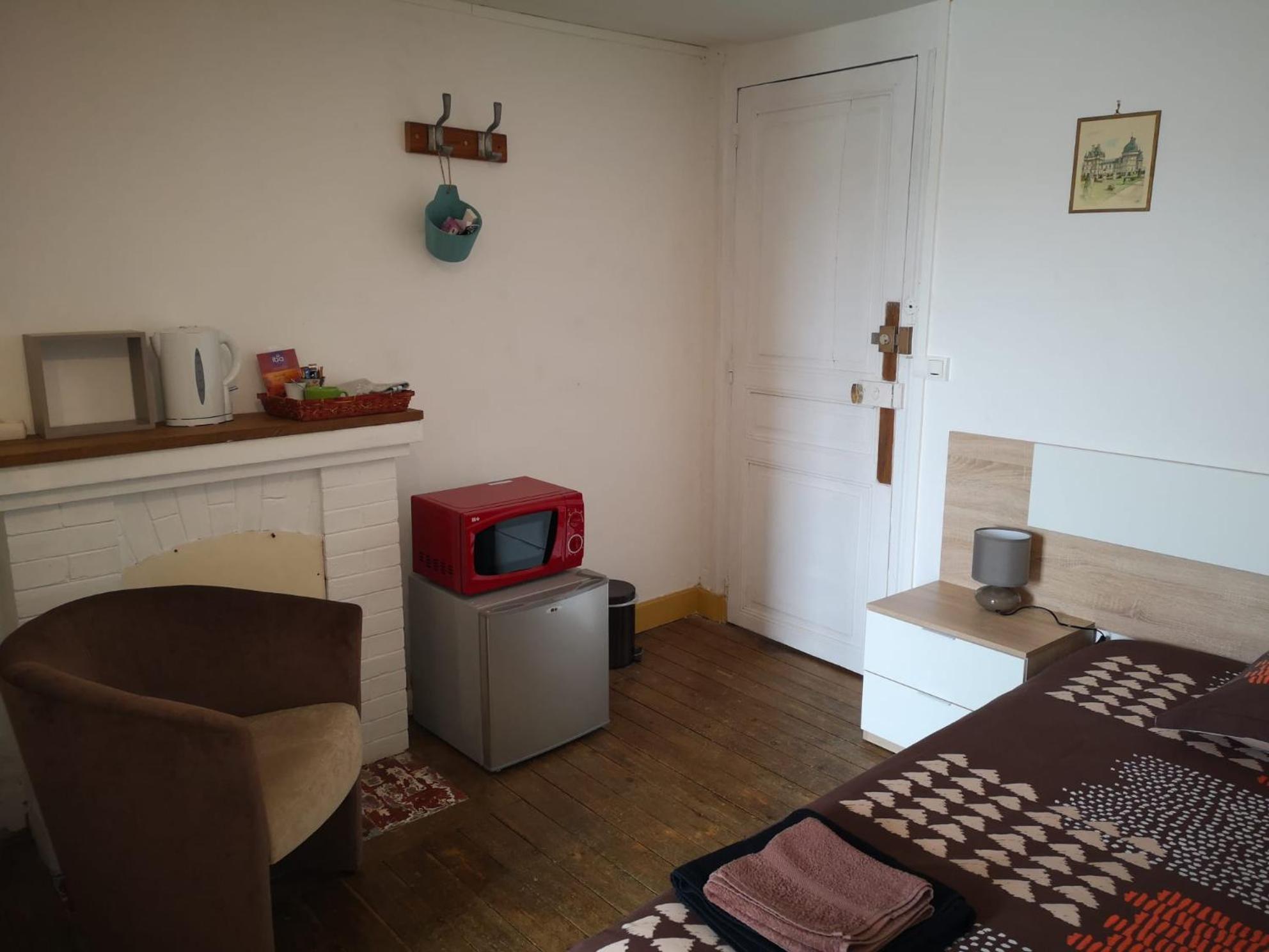 Chambres Avec Salle De Bains Et Cuisine En Centre Ville 克勒斯河畔阿让通 外观 照片